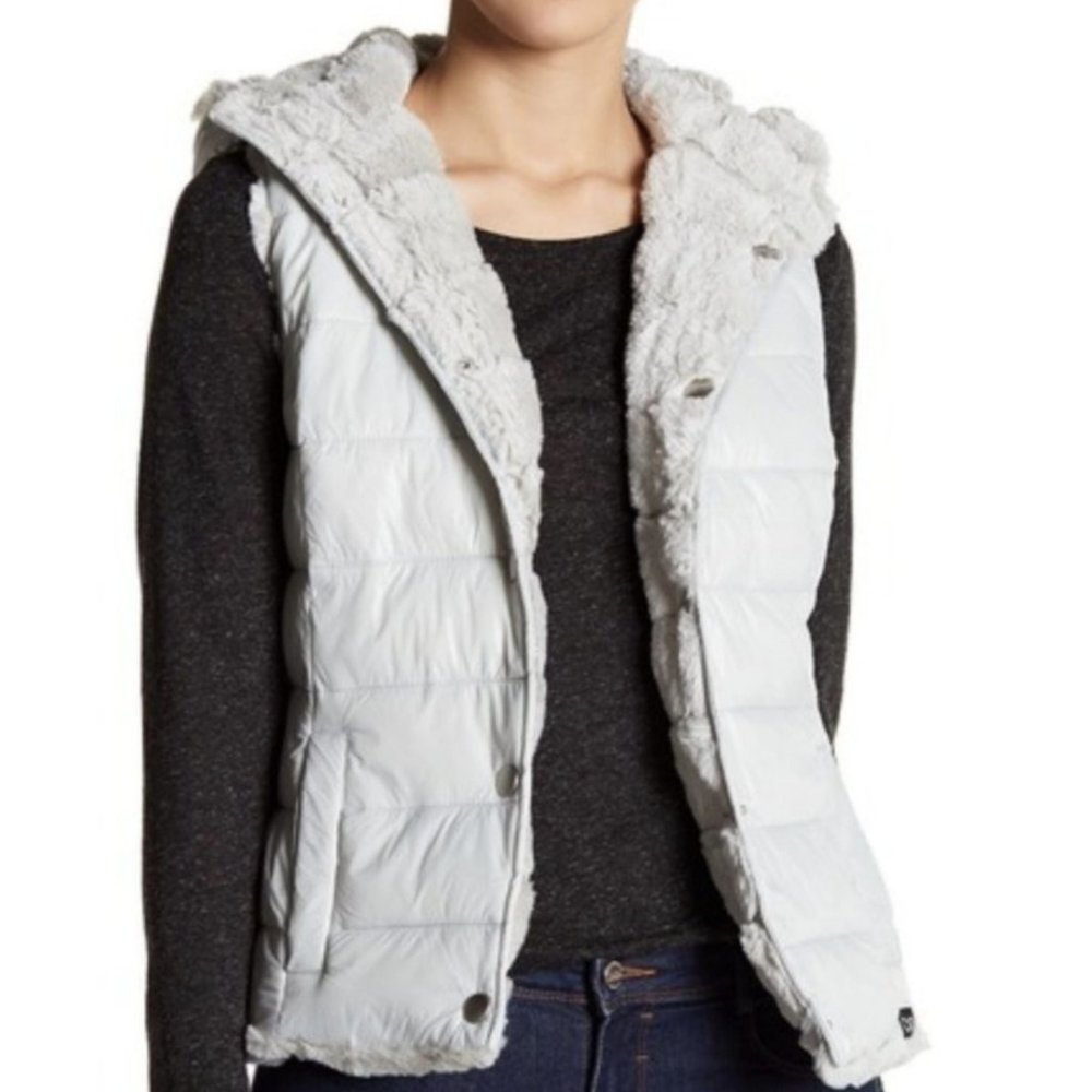 Be Boundless Reversible fur plush vest Size Large